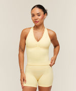 Lift Seamless Tank with Shelf - US 5605