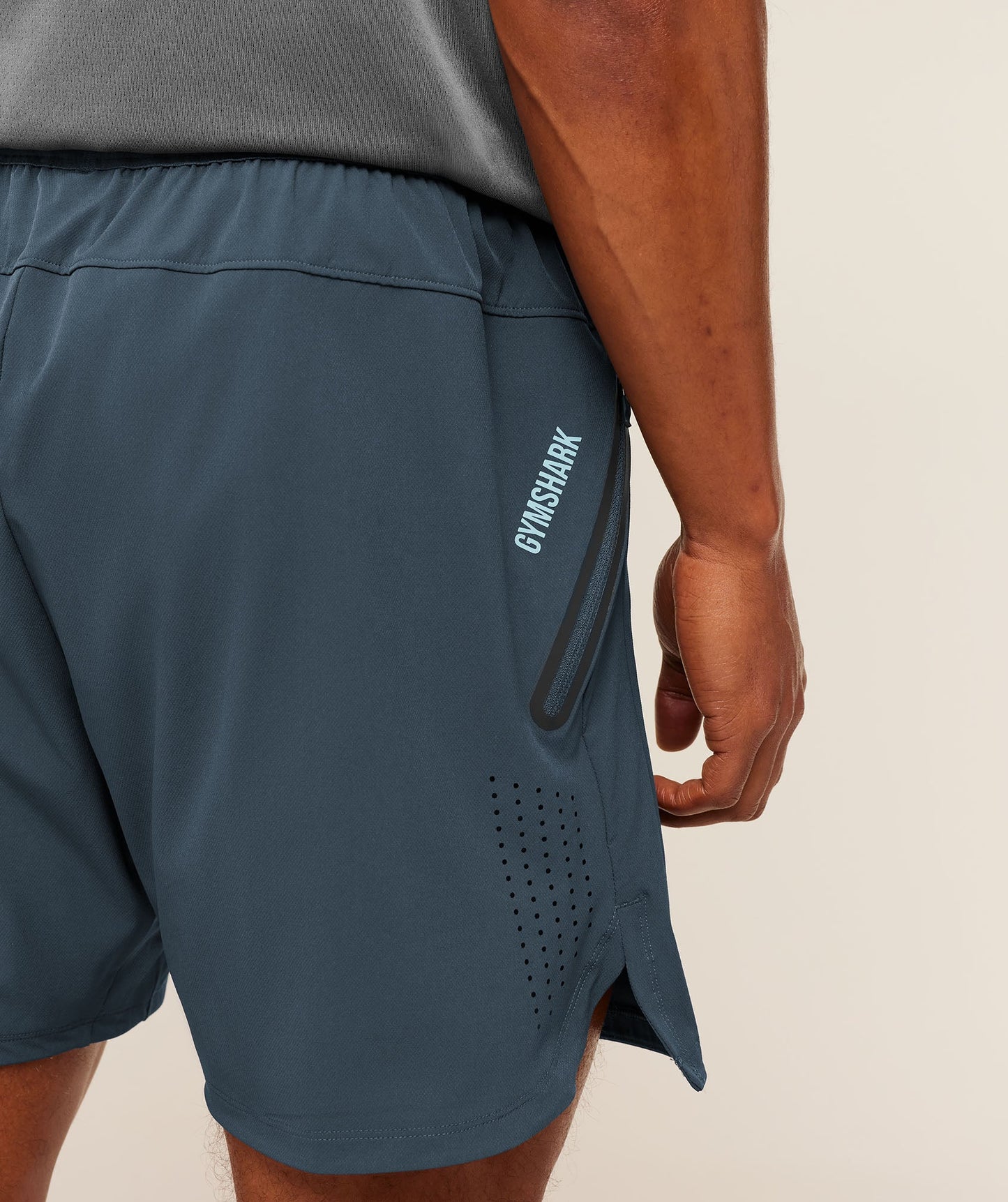 Sport Hybrid 6\" Shorts - US 8749
